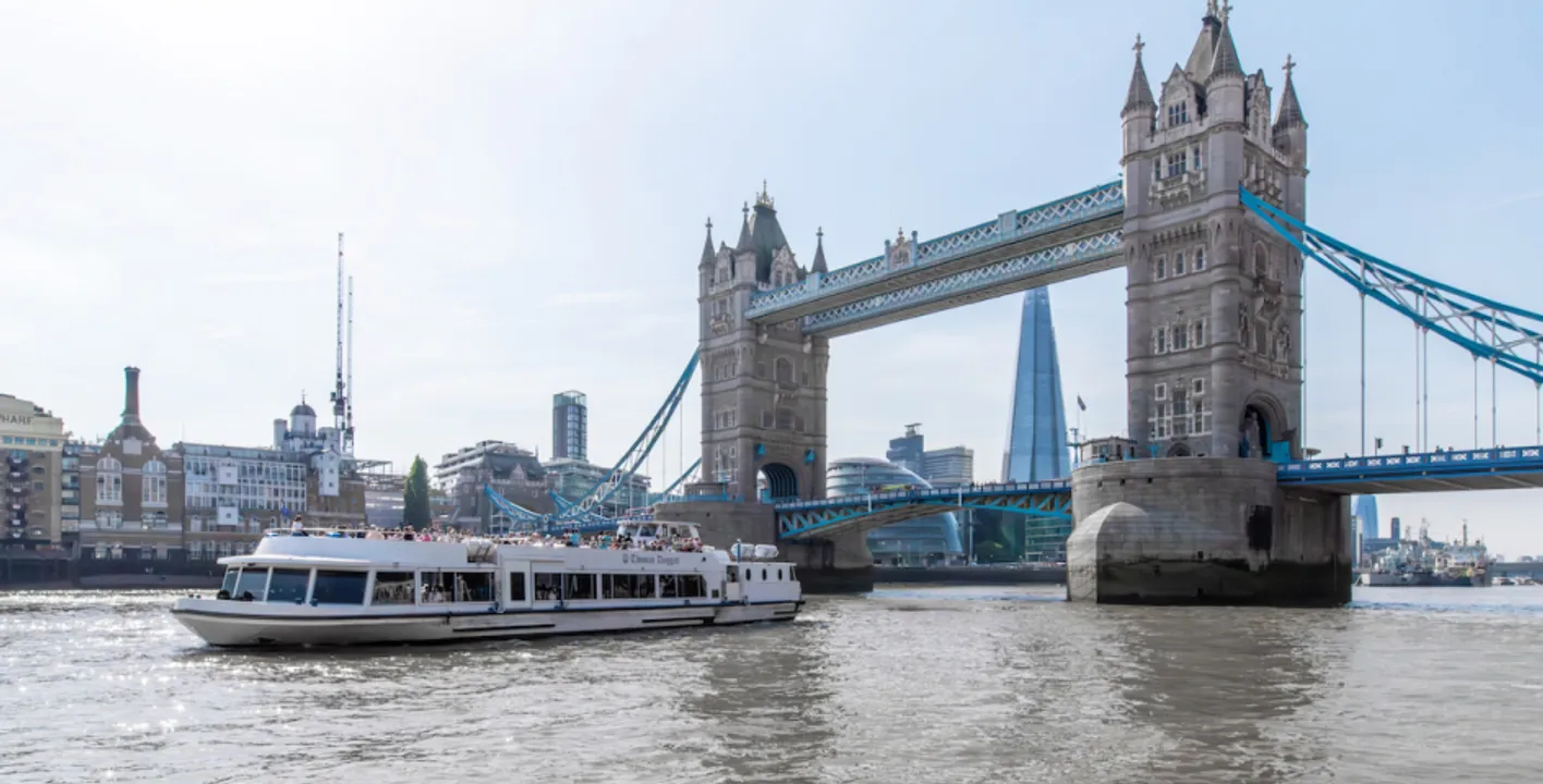 Crucero por el Támesis Westminster (Big Ben) ⇄ Tower Bridge Ida y Vuelta