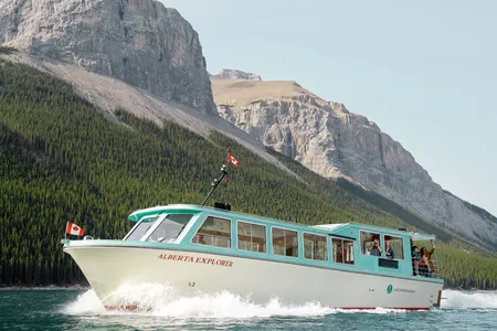 Crucero por el lago Minnewanka de Banff
