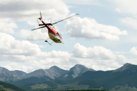 Rutas en helicóptero por las Montañas Rocosas canadienses