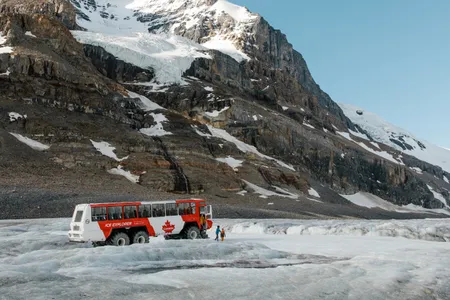 Motos de nieve en los Campos de Hielo colombianos