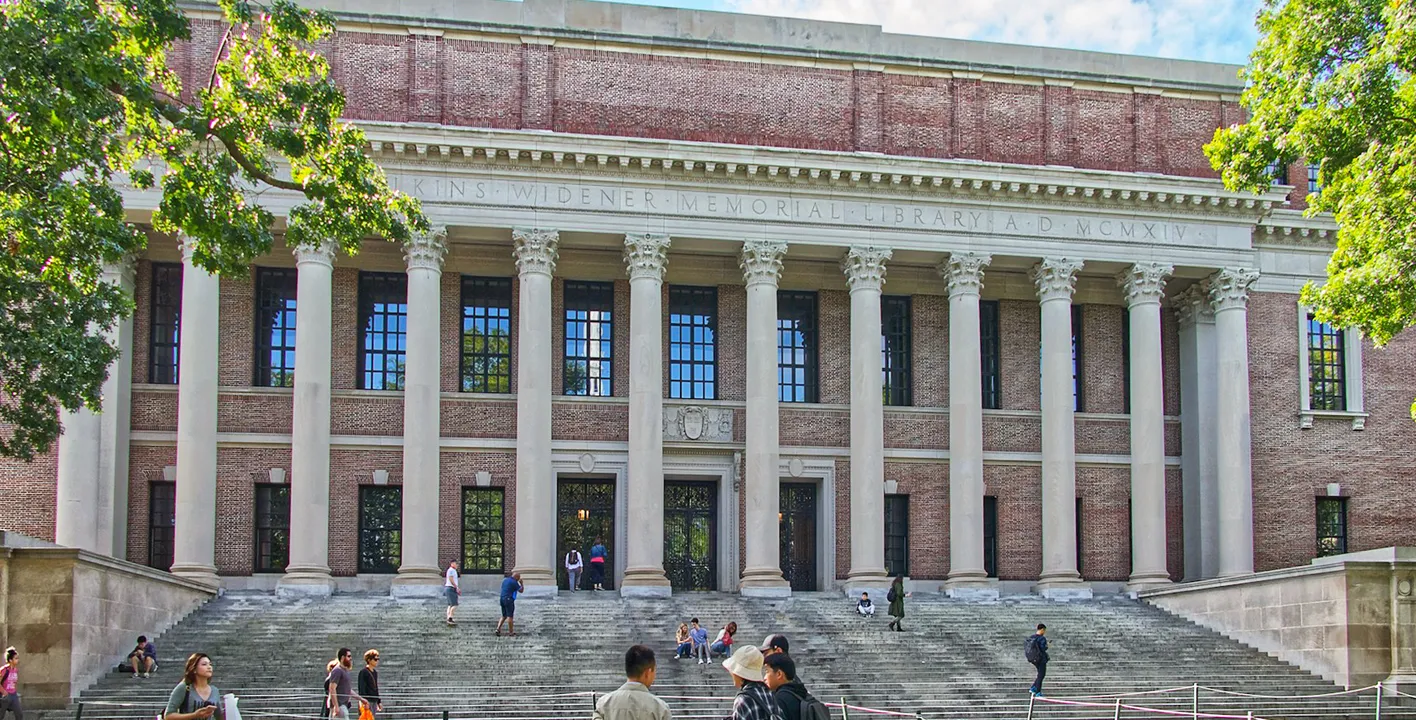 Visita privada a Harvard para estudiantes coreanos