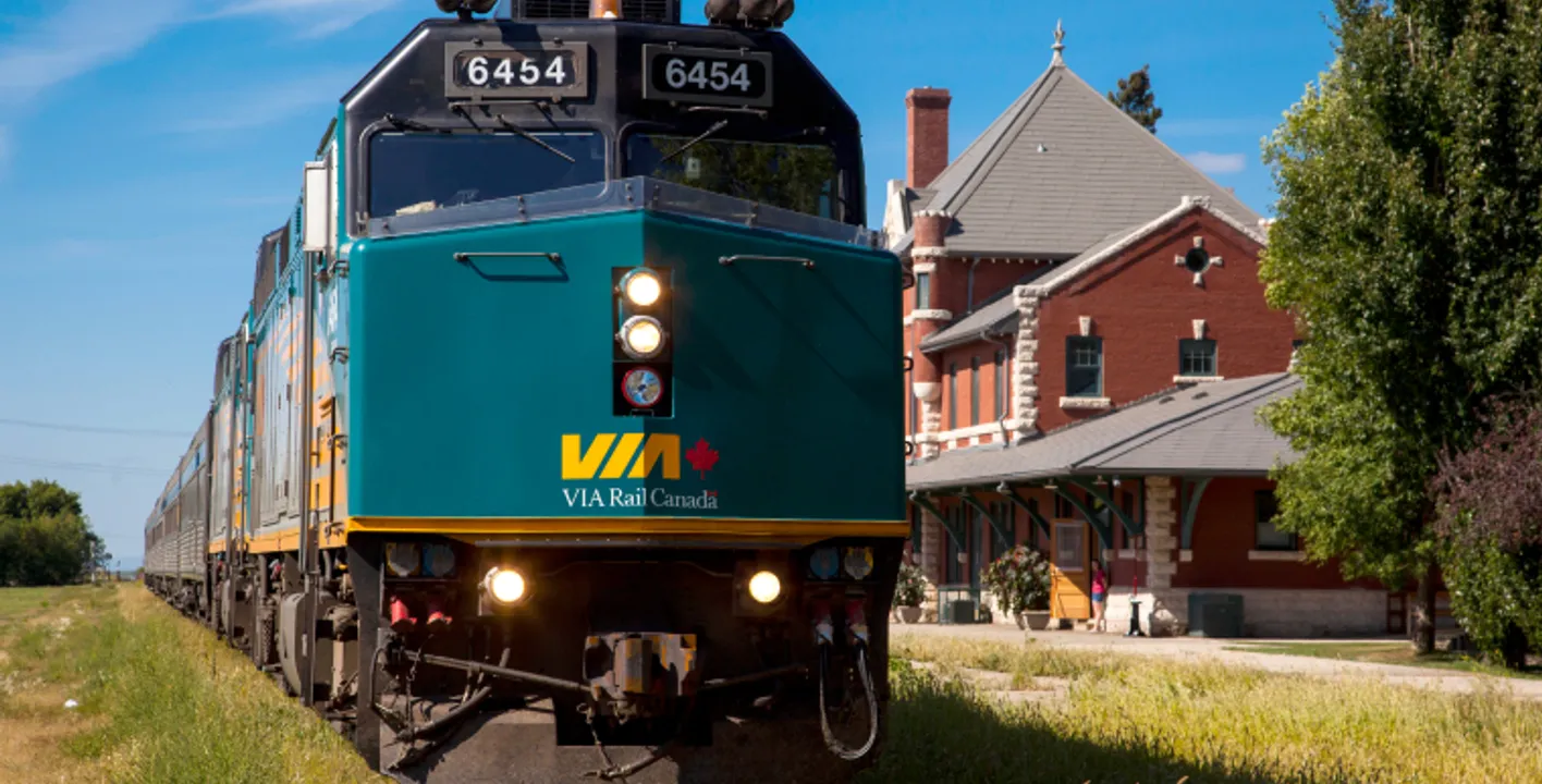 Vancouver Rockies ViaRail 4-Night 5-Day Romantic Train Tour